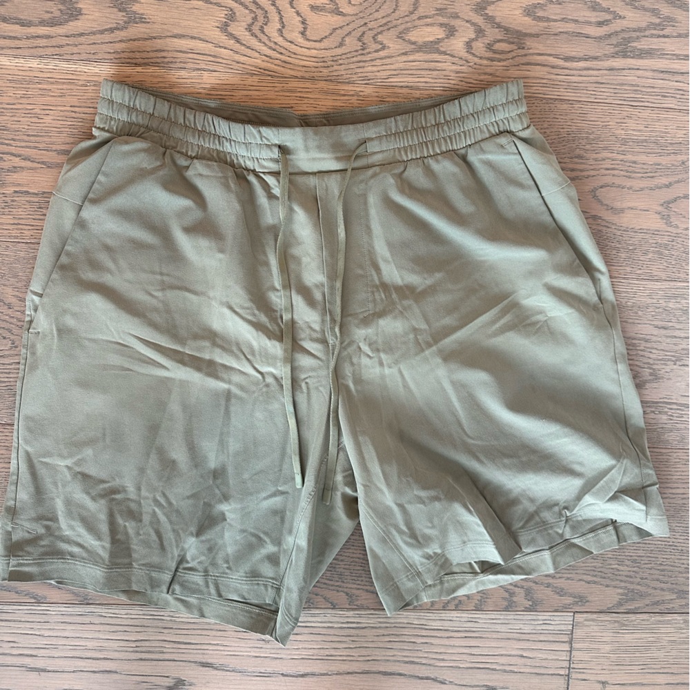 Lululemon Athletica Green Athletic Shorts Relaxed Fit